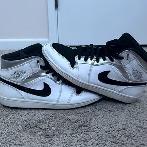 Jordan 1 Mid `Think 16 Alternate’